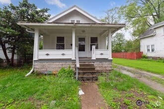 Building Photo - 2027 Berkshire Pl