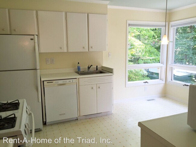 Building Photo - 3 br, 2 bath House - 3203 Canterbury Street