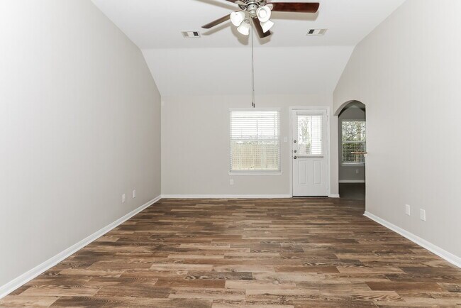 Foto del edificio - 17189 Glen Oaks Dr