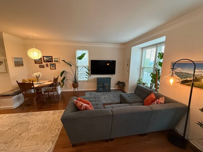 Foto del edificio - 814 Oval Park Ln