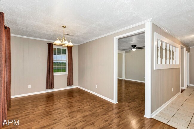 Building Photo - 2 br, 1 bath House - 7912 Oakwood Lane