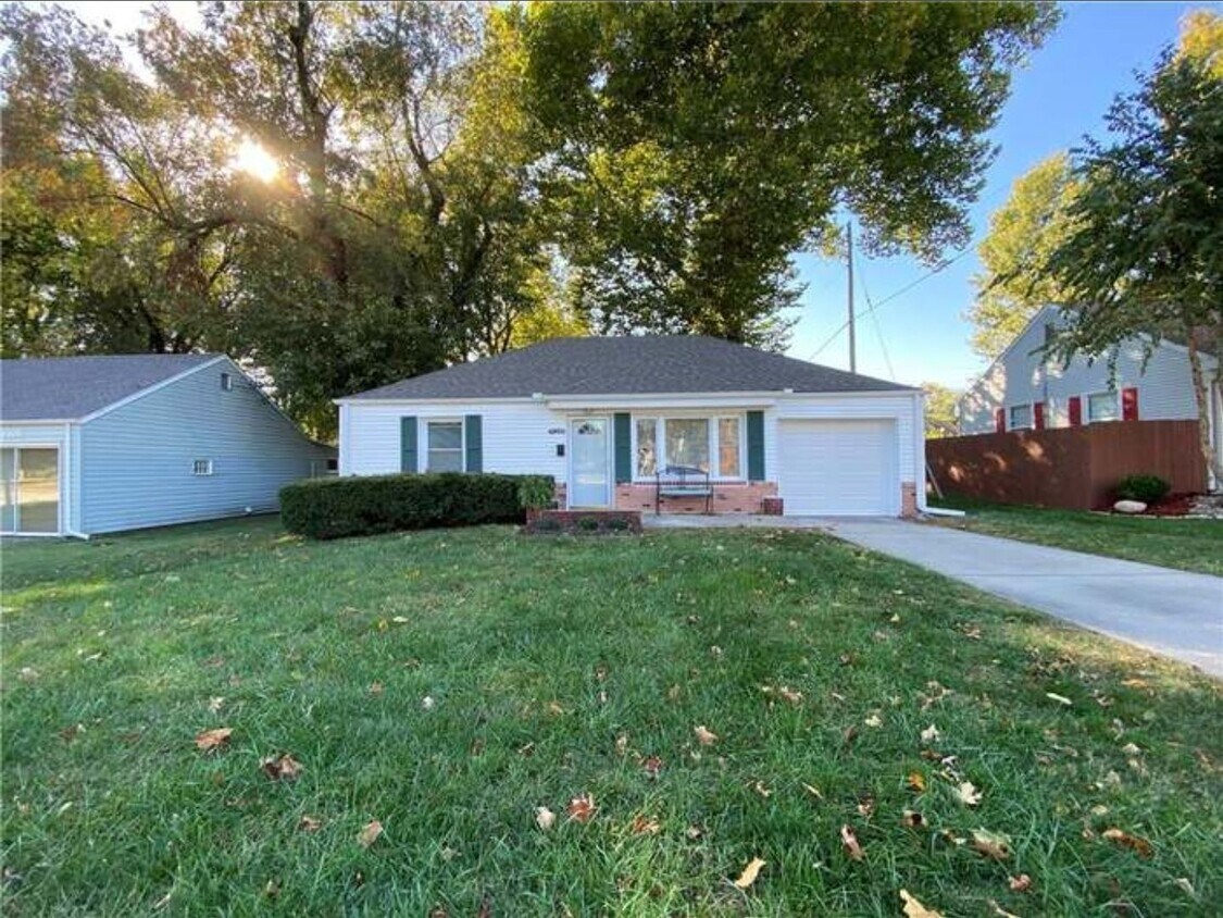 Foto principal - Newly Renovated 2 bedroom in Roeland park