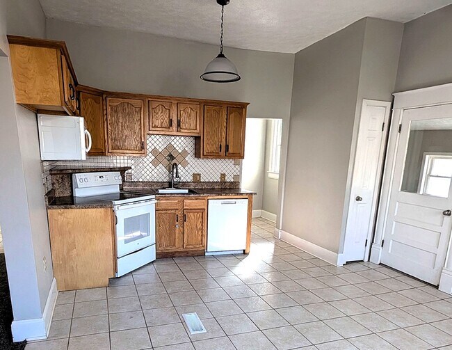 Foto del edificio - 817 S Newton Ave