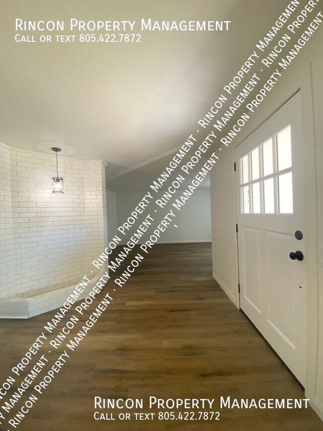 Foto del edificio - Newly Remodeled Camarillo Home *3 Bedrooms...