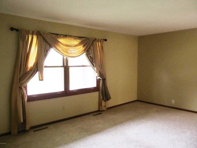 Foto del edificio - 4679 Briarhill Dr