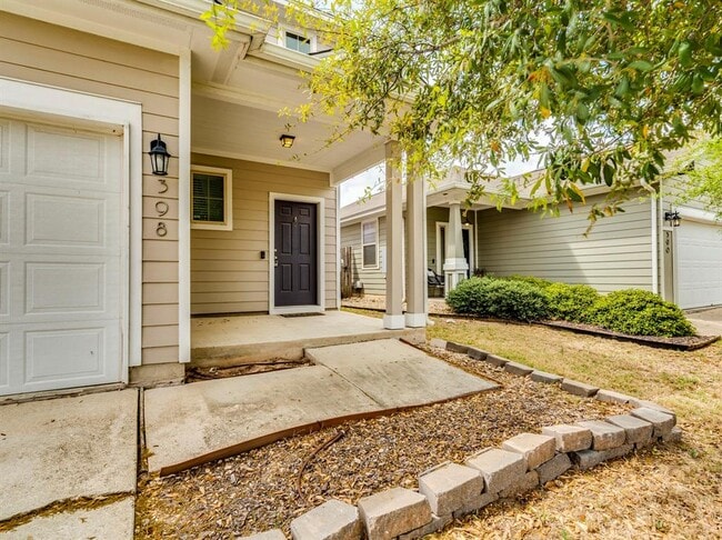 Building Photo - 398 Wapiti Rd