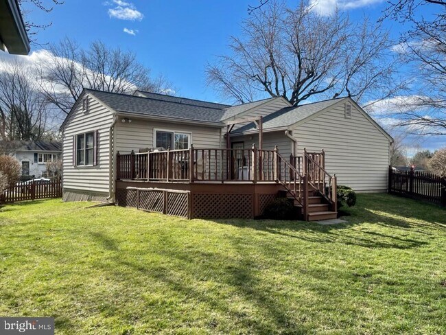 Building Photo - 402 Dodd Ct NW