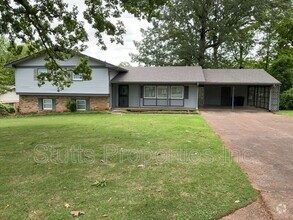 Building Photo - 1918 Hermitage Dr