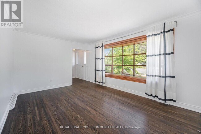 Photo du bâtiment - 1286 Kipling Ave