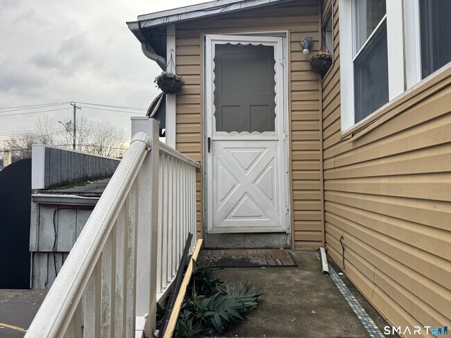 Foto del edificio - 47 Pershing Dr