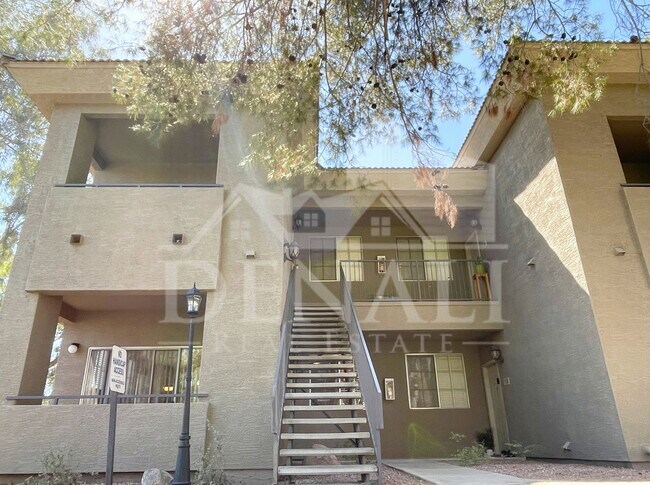 Building Photo - 1720 E Thunderbird Rd