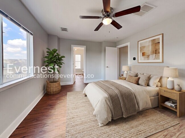 Foto del edificio - 1043 Grassy View Dr
