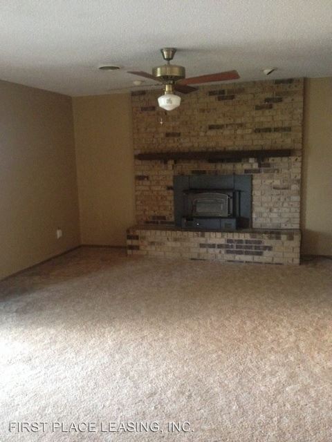 Building Photo - 2549 Sharondale Dr