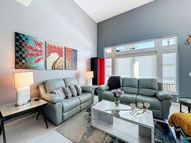 Photo - 450 N Federal Hwy House