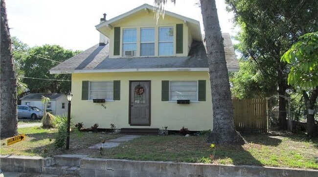 Building Photo - 410 28th St W