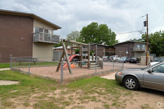 Foto del edificio - Maple Tree Apartments