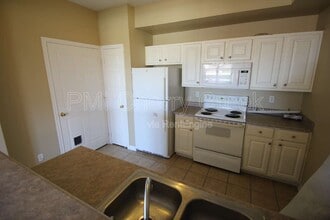 Building Photo - 12931 Ironstone Way
