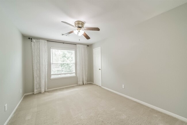 Foto del edificio - 6219 Summerville Ln