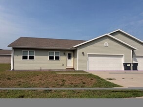 Building Photo - 1265 Evergreen Ave