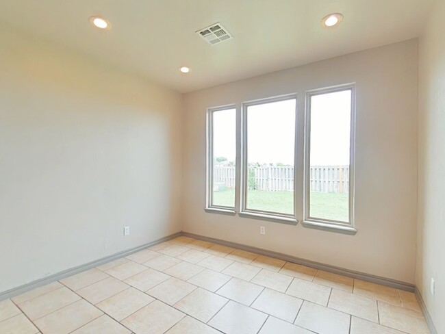 Foto del edificio - 5110 NE Haddington Pl