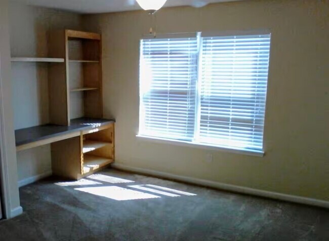 Foto del edificio - 1132 Harts Ridge Dr