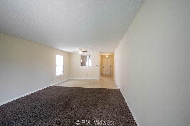 Foto del edificio - "Charming 3-Bed, 2-Bath Home in Indianapolis – Cozy 1196 Sq Ft Haven Awaits!"