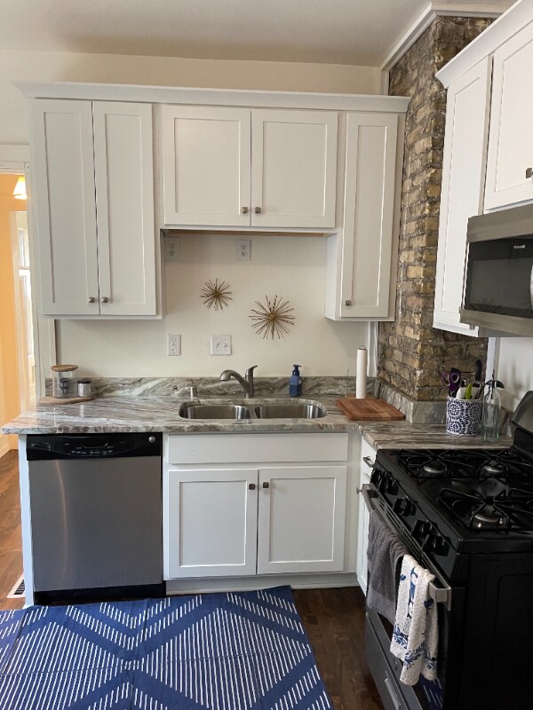 Primary Photo - 2830 N Frederick Ave