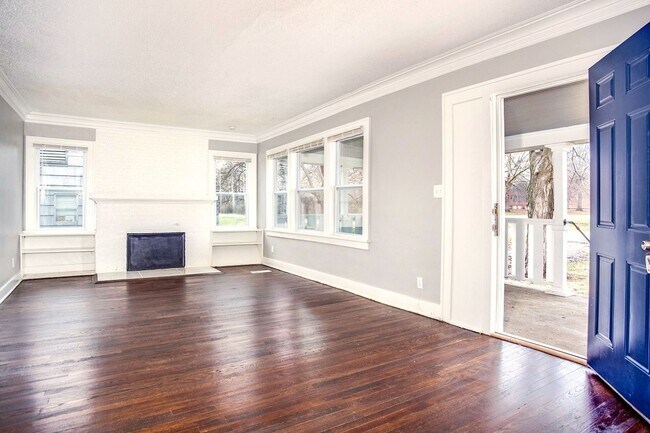 Building Photo - SEE IT NOW: Charming Updated Home in a Qui...