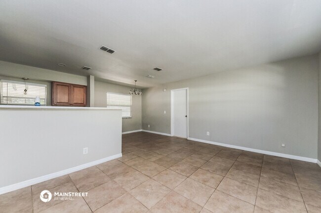 Building Photo - 2404 Franklin Dr