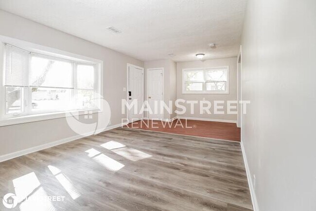 Foto del edificio - 5304 Vista John Dr, Louisville, KY 40214