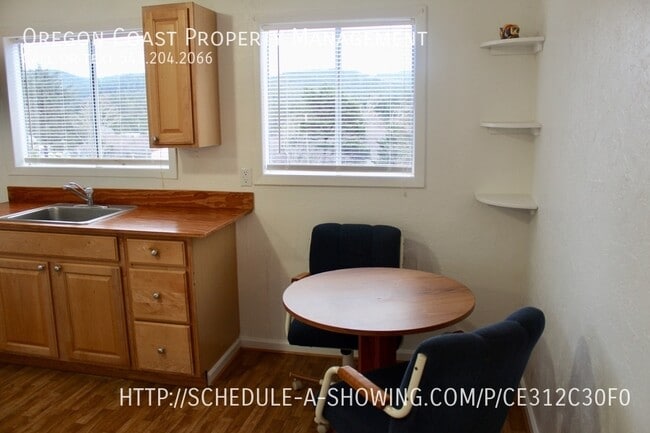 Building Photo - 20 Graham Ave