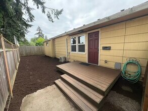 Building Photo - 4701 NE 55th Ave