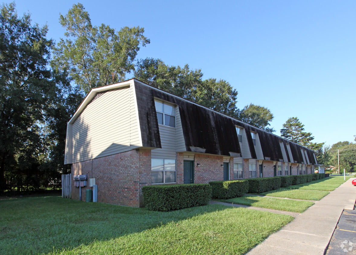 Foto del edificio - Azalea Court Town Homes