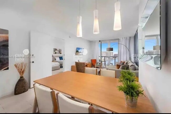 Building Photo - 2602 E Hallandale Beach Blvd