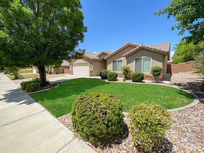 Building Photo - Beautiful 3-bed 2-bath Rental Home in Hurr...