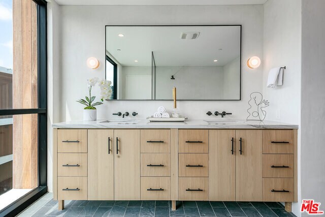 Foto del edificio - 610 S Van Ness Ave