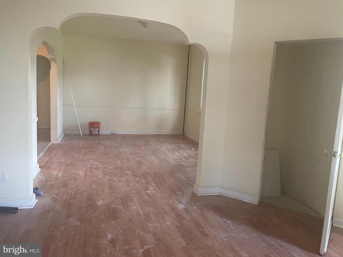 Foto principal - 1245 Empire Ave