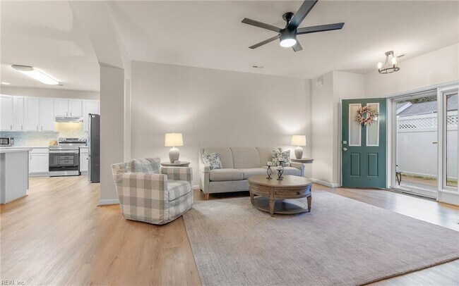 Foto del edificio - 408 Coastal Walk Pl