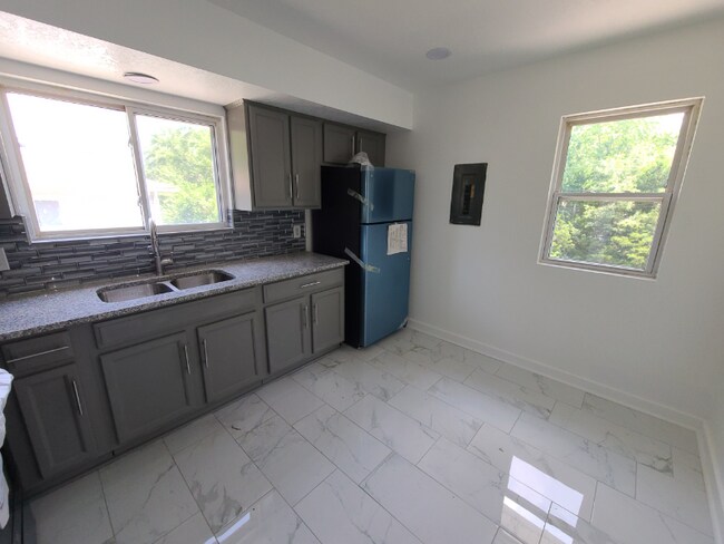 Foto del edificio - 7125 Askew Ave