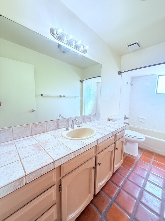 Foto del edificio - 3554-P3554 East 5th Street