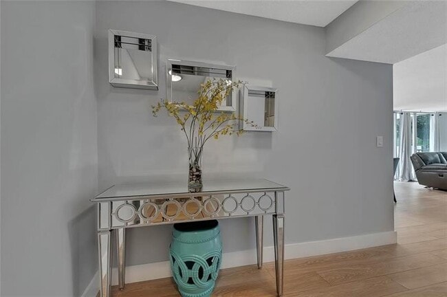 Foto del edificio - 2780 NE 183rd St