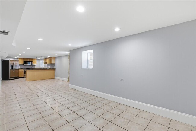 Foto del edificio - 2117 N Humboldt Blvd