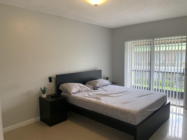Foto del edificio - 4110 NW 88th Ave