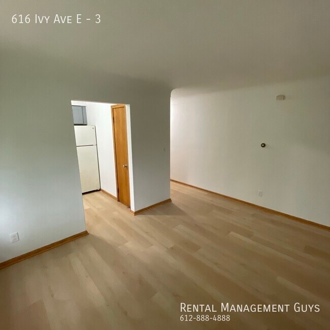 Foto del edificio - 616 Ivy Ave E