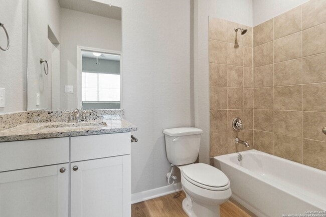 Building Photo - Brand New 3 Bd 3 Full Bath Townhouse Near UTSA & LaCantera
