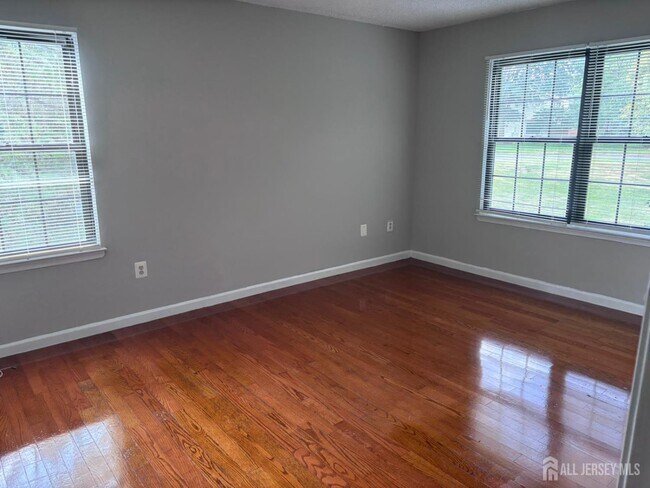 Building Photo - 40 Crabapple Ln