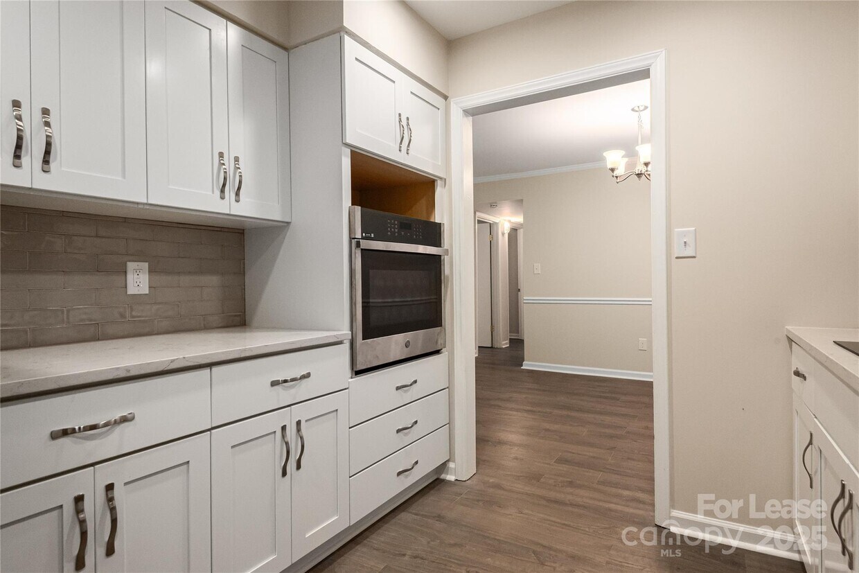 Foto principal - 4739 Hedgemore Dr