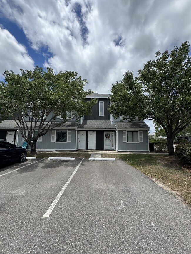Building Photo - 3700 Golf Colony Ln