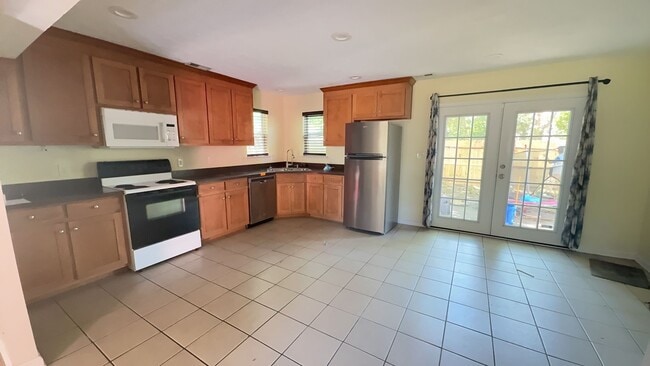 Building Photo - Spacious 3-Bedroom Home with Primary Suite!