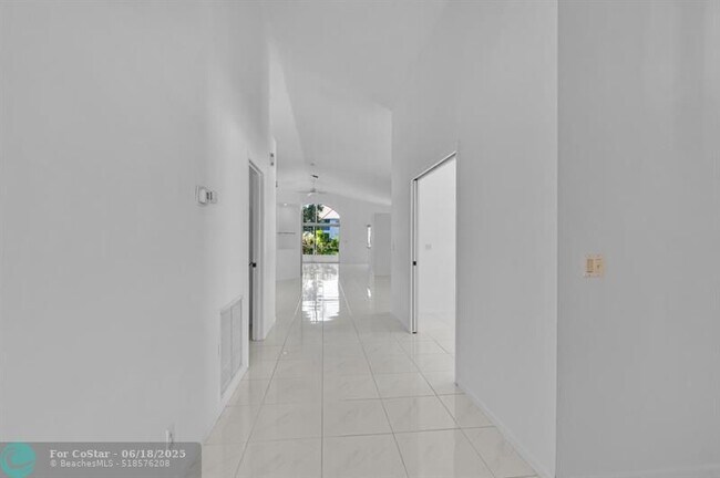 Foto del edificio - 9631 Orchid Grove Trail